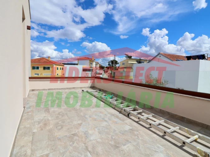 Moradia T3 para Venda em Silveira Foto 38