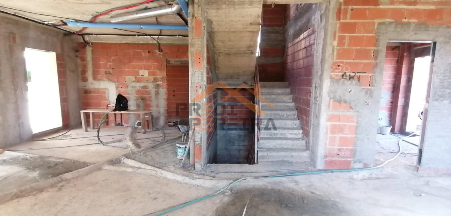 Moradia T4 para Venda em Pontinha e Famões Foto 2