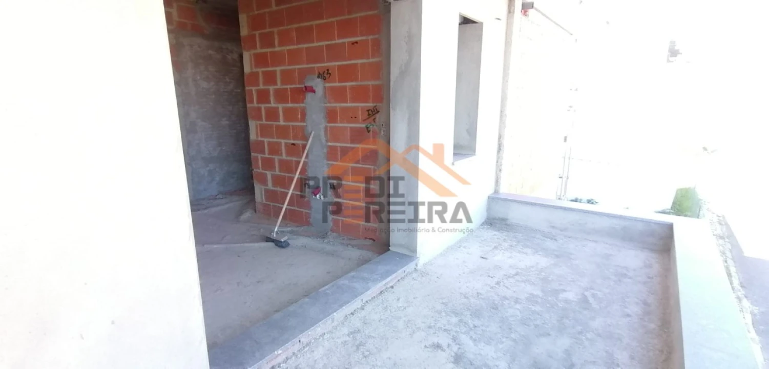 Moradia T4 para Venda em Pontinha e Famões Foto 29