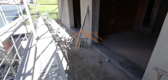 Moradia T4 para Venda em Pontinha e Famões