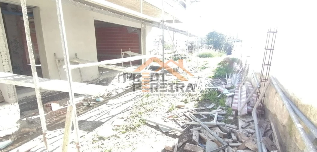 Moradia T4 para Venda em Pontinha e Famões Foto 6