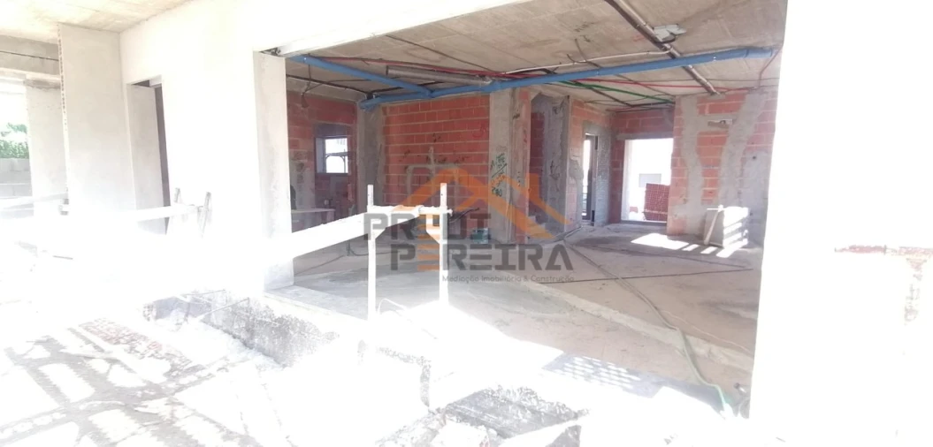 Moradia T4 para Venda em Pontinha e Famões Foto 8