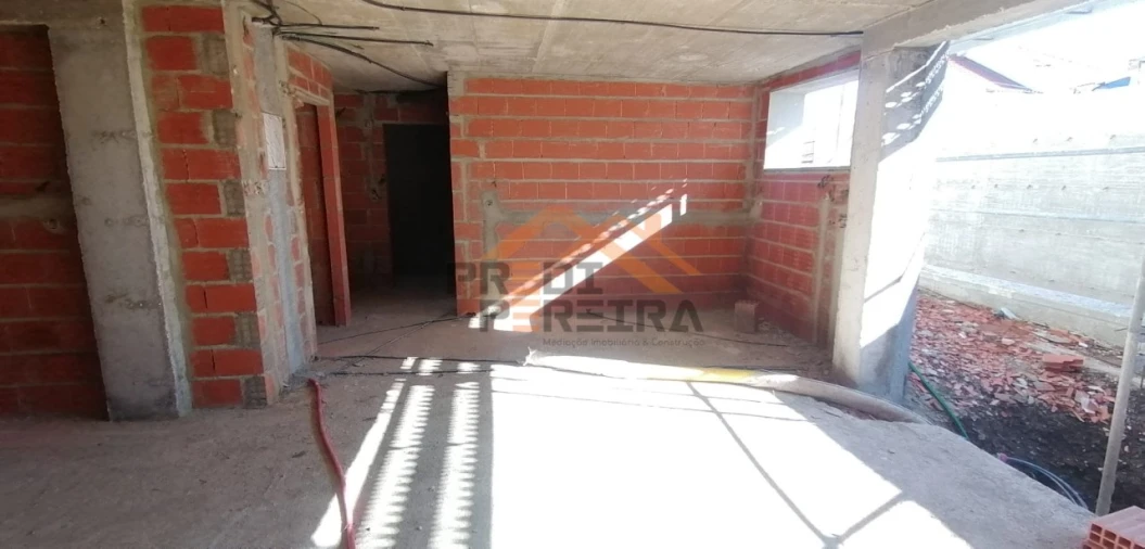 Moradia T4 para Venda em Pontinha e Famões Foto 32