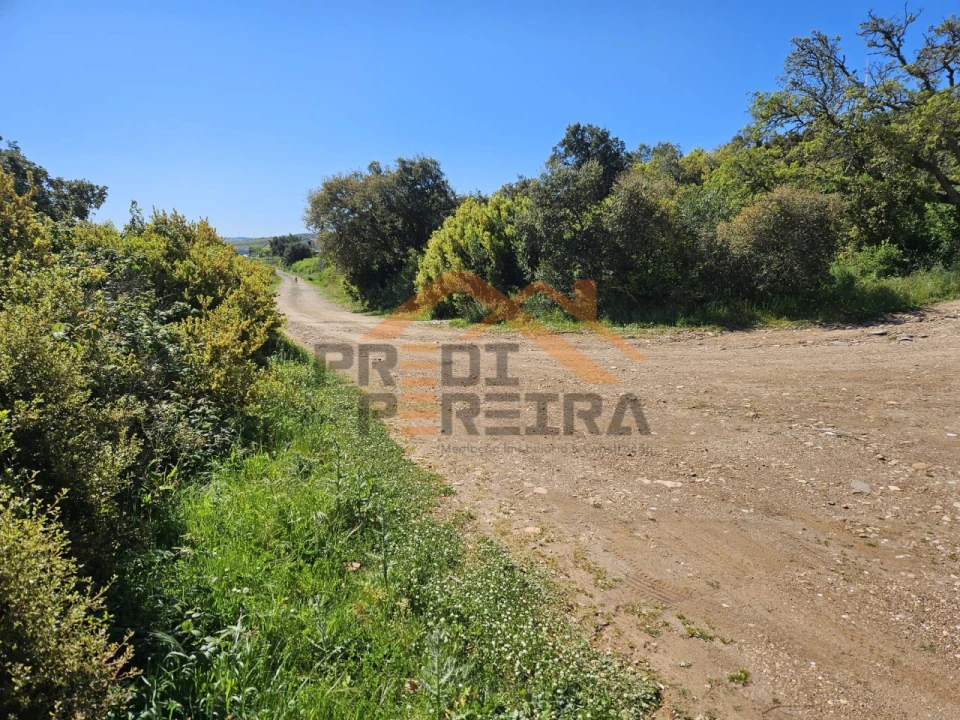 Terreno para Venda em Santo Antão e São Julião do Tojal Foto 1