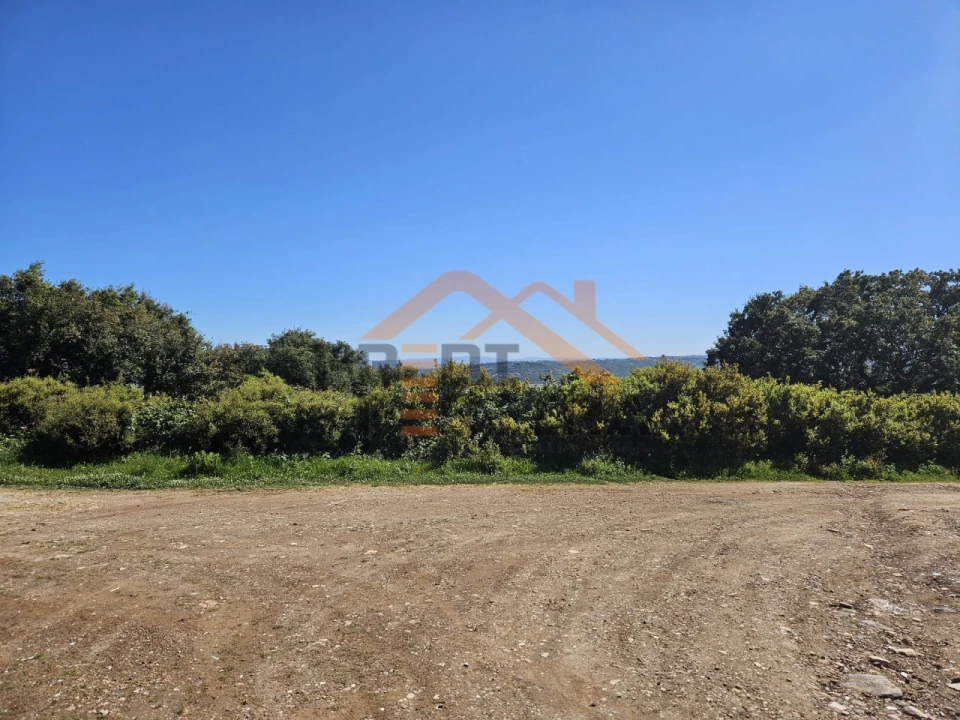 Terreno para Venda em Santo Antão e São Julião do Tojal Foto 5