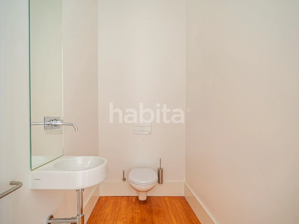 Apartamento T2 para Arrendamento em Santo António Foto 11