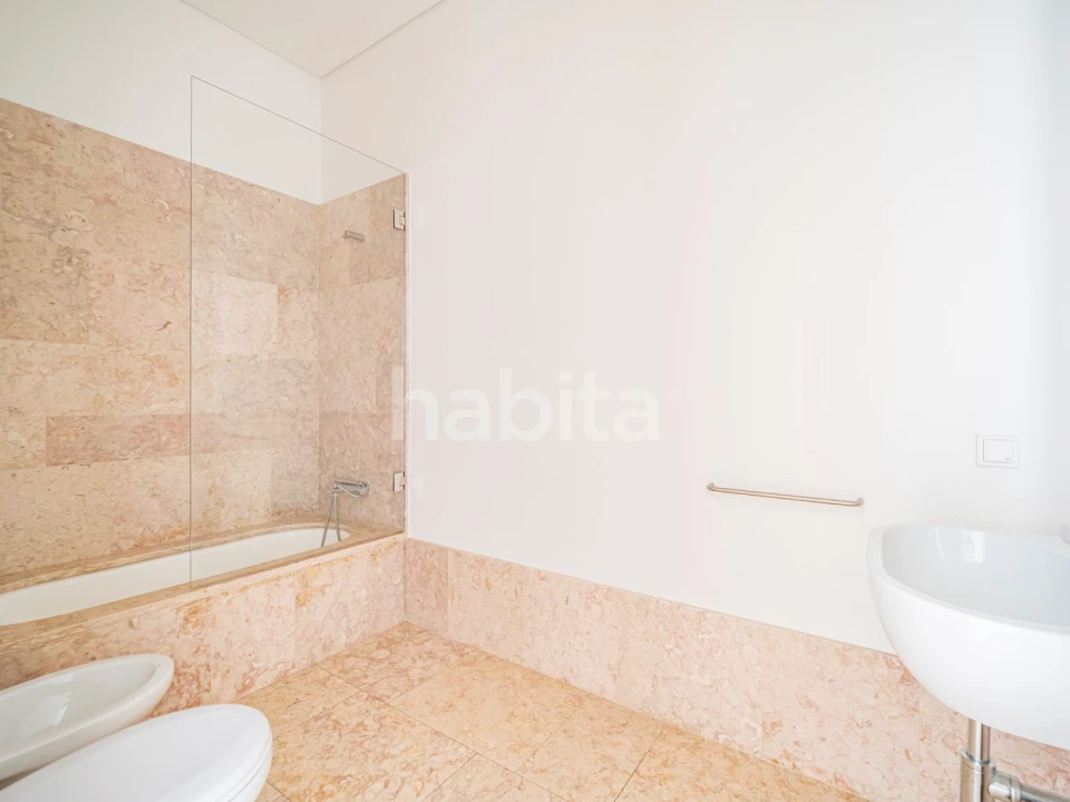 Apartamento T2 para Arrendamento em Santo António Foto 15