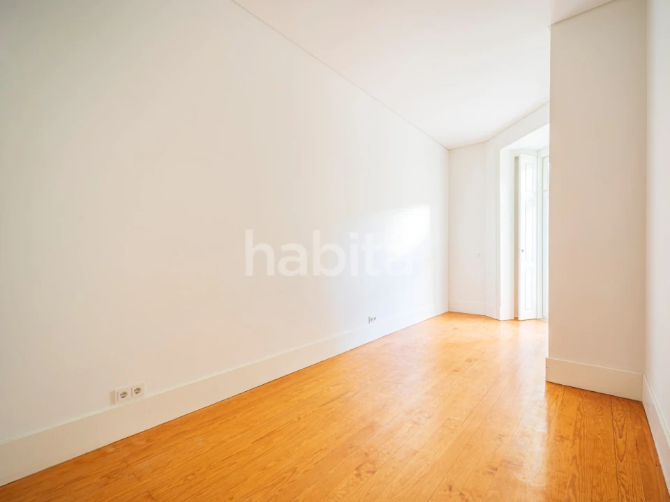 Apartamento T2 para Arrendamento em Santo António Foto 16