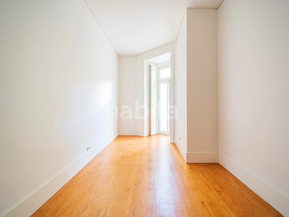 Apartamento T2 para Arrendamento em Santo António Foto 17