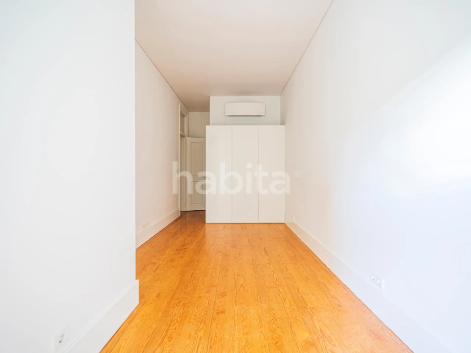 Apartamento T2 para Arrendamento em Santo António Foto 21