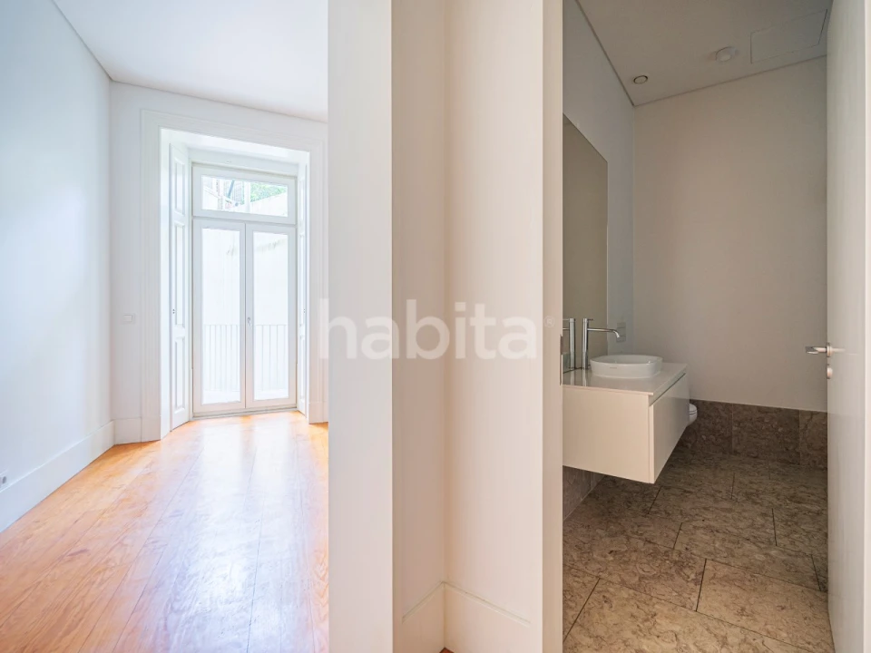 Apartamento T2 para Arrendamento em Santo António Foto 23