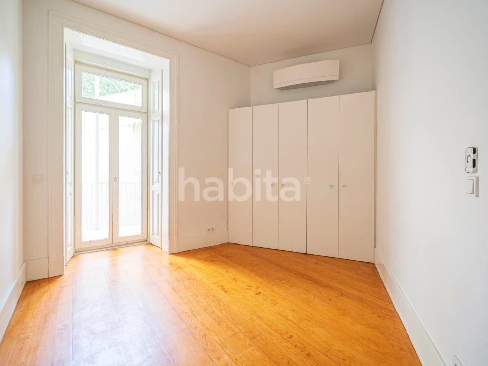 Apartamento T2 para Arrendamento em Santo António Foto 25