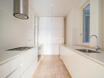 Apartamento T2 para Arrendamento em Santo António