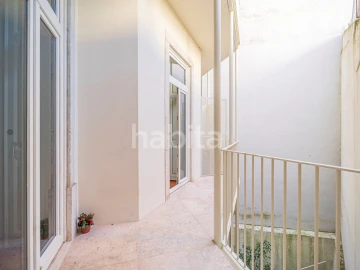 Apartamento T2 para Arrendamento em Santo António