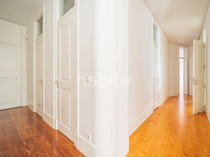 Apartamento T2 para Arrendamento em Santo António Foto 12