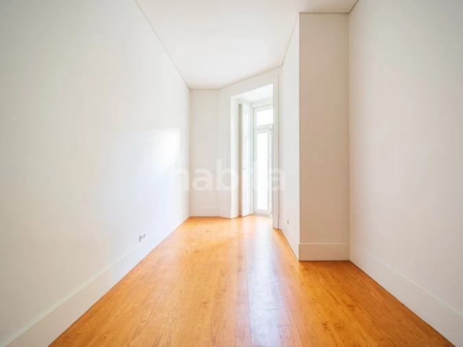 Apartamento T2 para Arrendamento em Santo António Foto 17