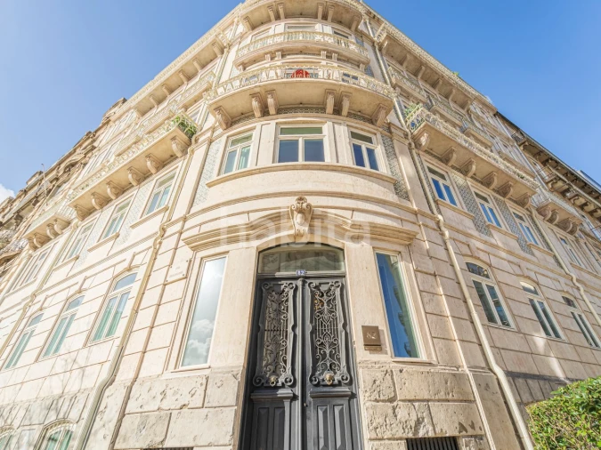 Apartamento T2 para Arrendamento em Santo António Foto 30