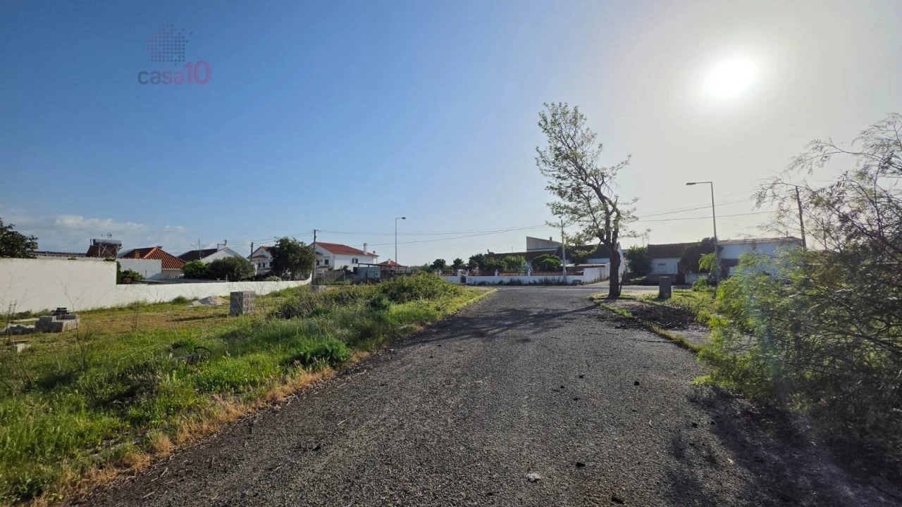 Terreno para Venda em Aveiras de Cima Foto 8
