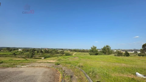 Terreno para Venda em Aveiras de Cima