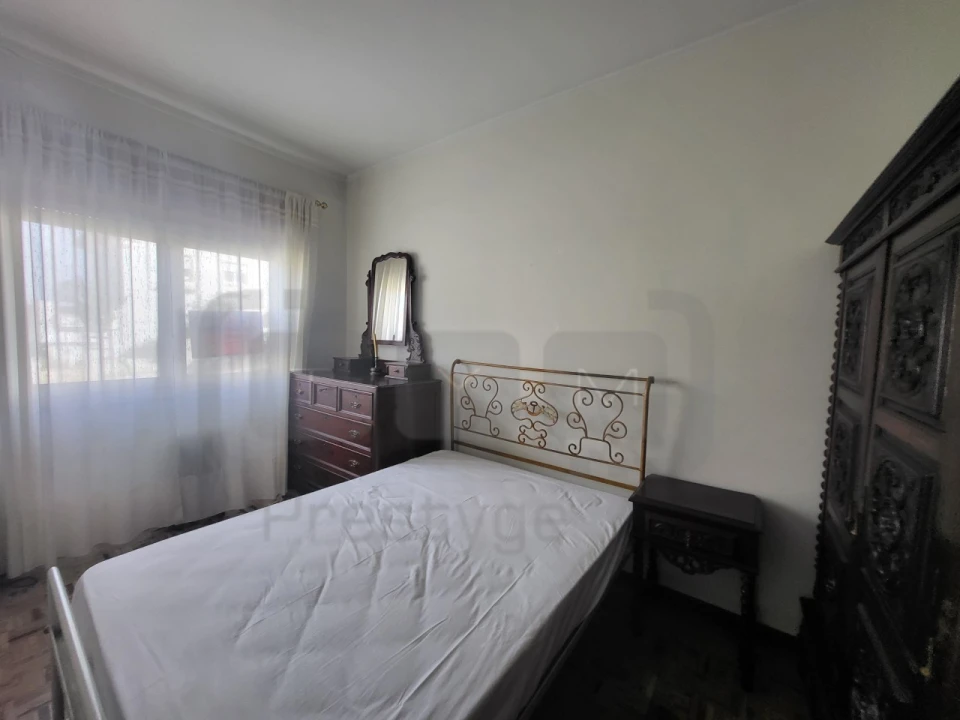 Apartamento T3 para Venda em São João Baptista e Santa Maria dos Olivais Foto 3