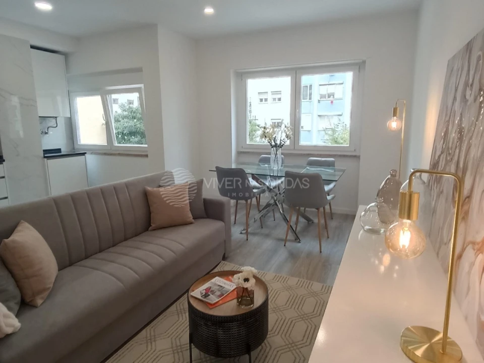 Apartamento T3 para Venda em Benfica Foto 3