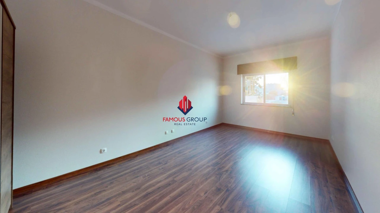 Apartamento T3 para Venda em Alvor Foto 48