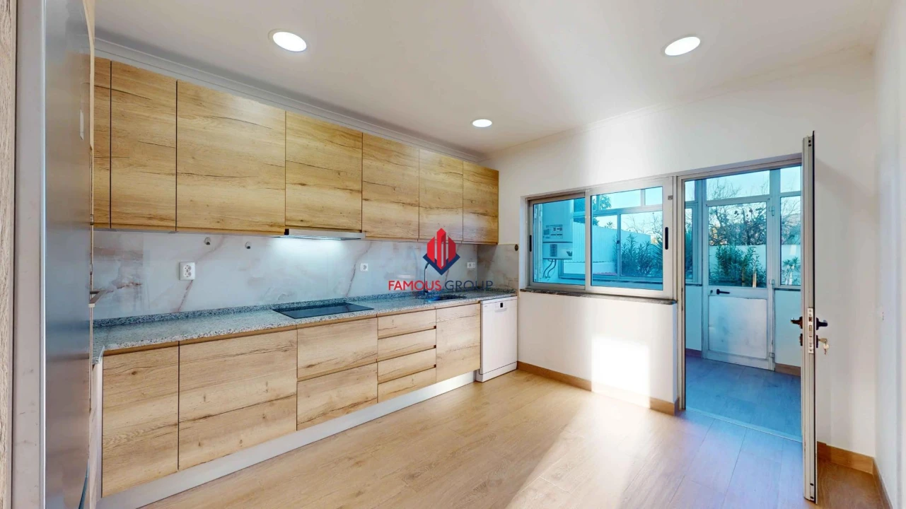 Apartamento T3 para Venda em Alvor Foto 9