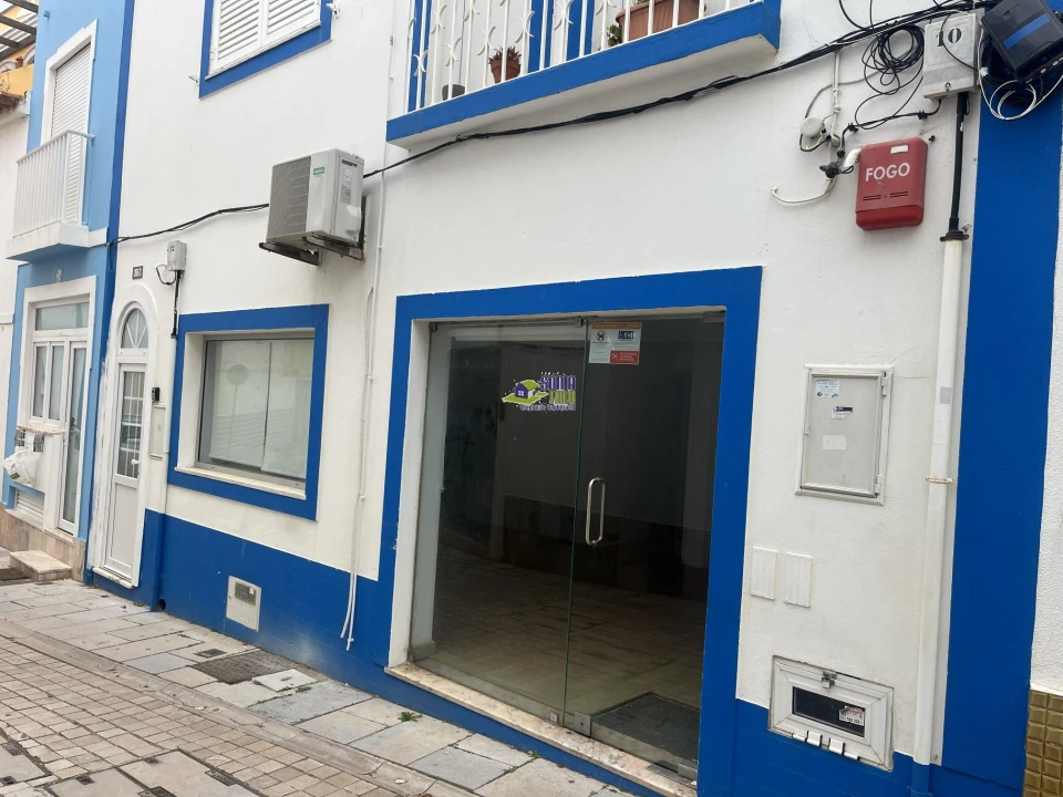 Negócio para Venda em Armação de Pera Foto 1