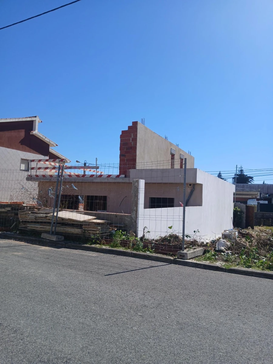 Moradia T4 para Venda em Alcabideche Foto 4