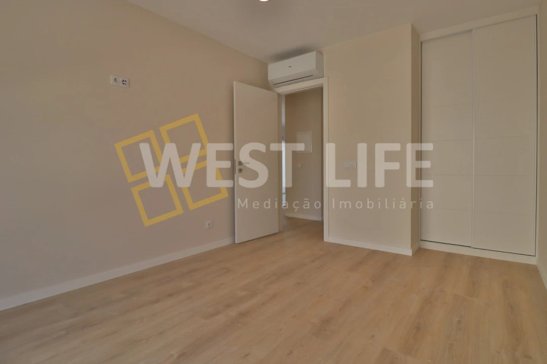 Moradia T5 para Venda em Ponte do Rol Foto 24