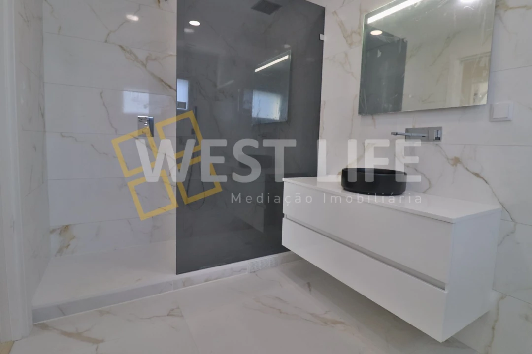 Moradia T5 para Venda em Ponte do Rol Foto 25