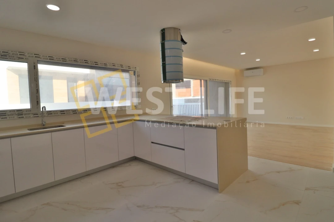 Moradia T5 para Venda em Ponte do Rol Foto 9