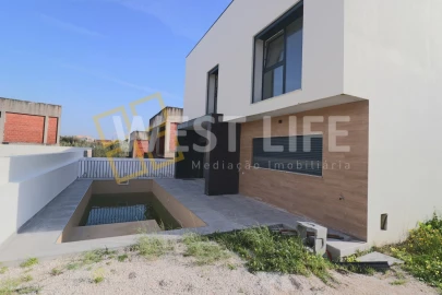 Moradia T5 para Venda em Ponte do Rol