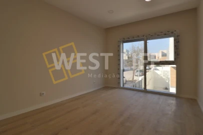 Moradia T5 para Venda em Ponte do Rol