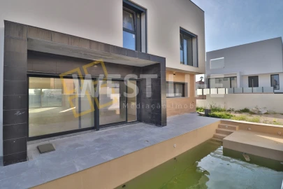 Moradia T5 para Venda em Ponte do Rol