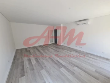 Apartamento T3 para Venda em Mina de Água