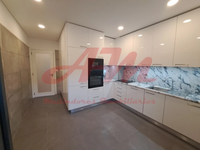 Apartamento T3 para Venda em Mina de Água