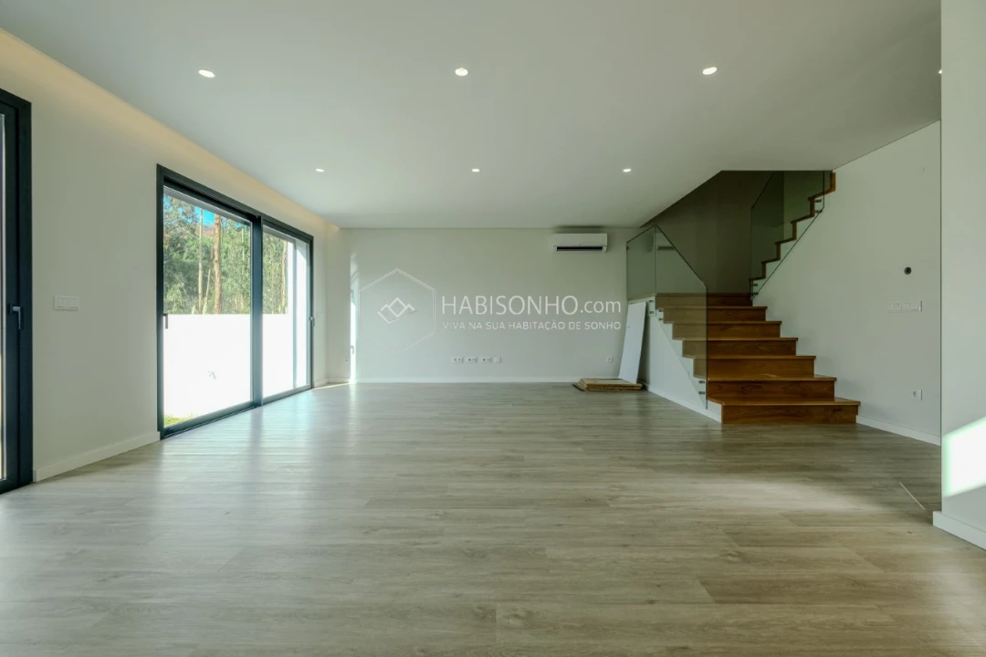 Moradia T4 para Venda em Anta e Guetim Foto 7