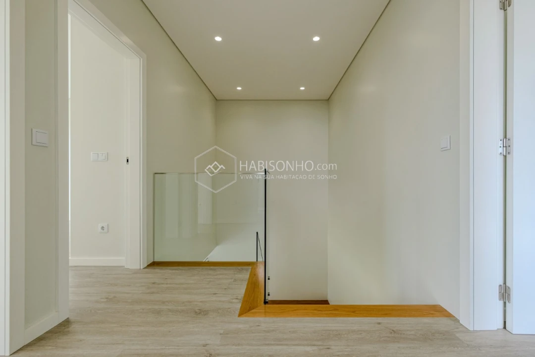 Moradia T4 para Venda em Anta e Guetim Foto 11