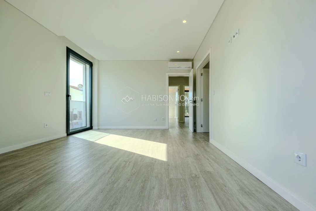 Moradia T4 para Venda em Anta e Guetim Foto 19