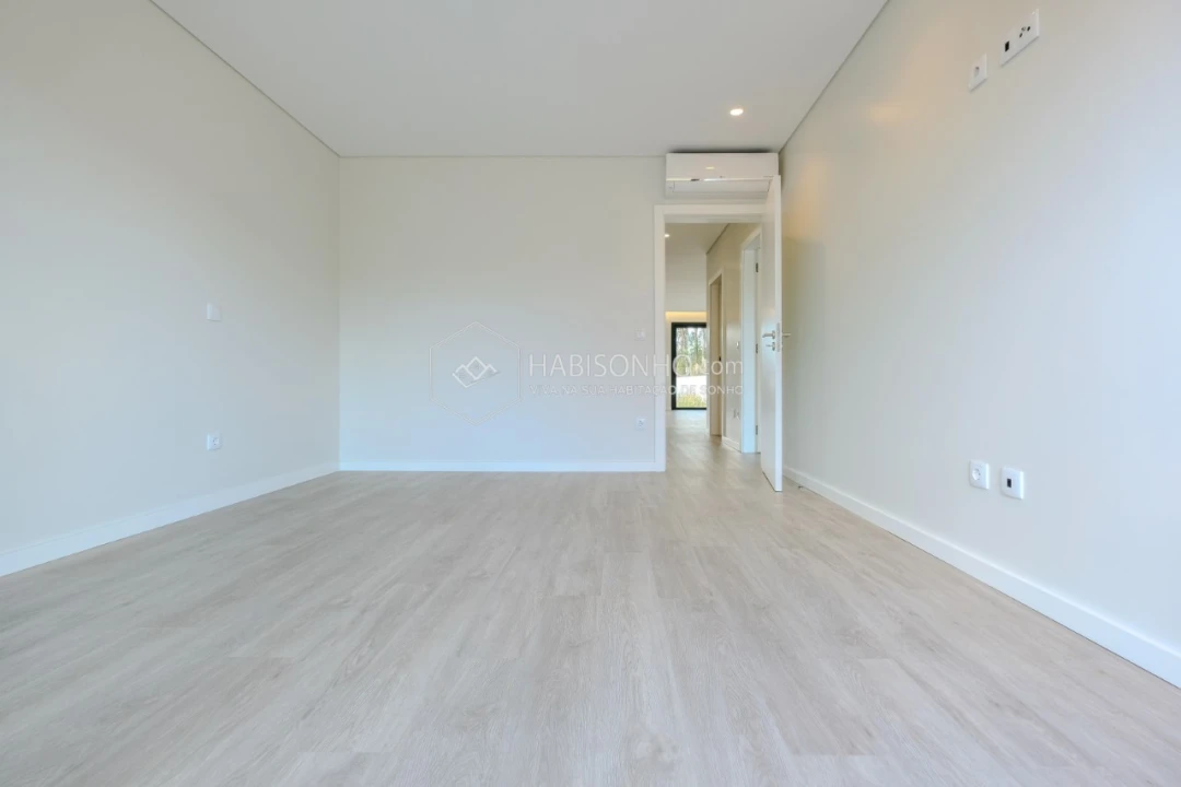 Moradia T4 para Venda em Anta e Guetim Foto 28