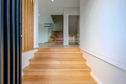 Moradia T4 para Venda em Anta e Guetim