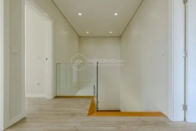 Moradia T4 para Venda em Anta e Guetim