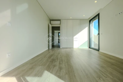 Moradia T4 para Venda em Anta e Guetim