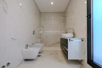 Moradia T4 para Venda em Anta e Guetim