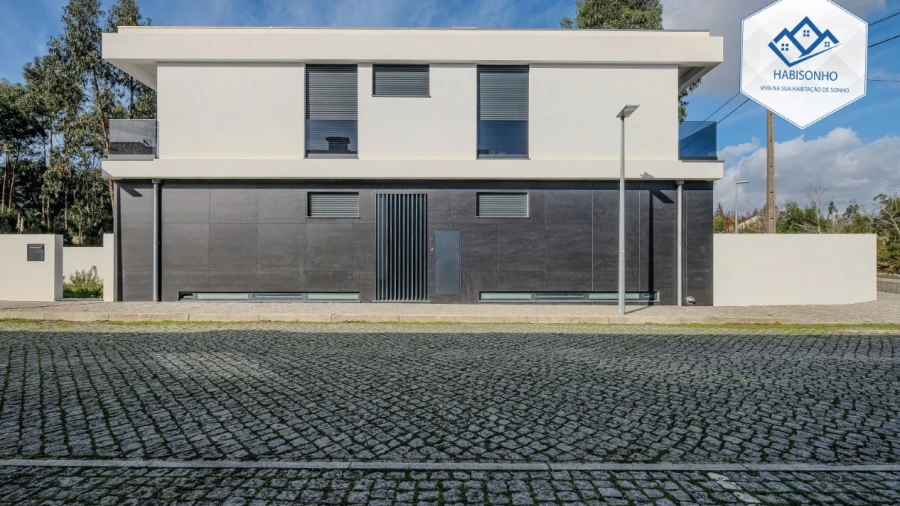Moradia T4 para Venda em Anta e Guetim