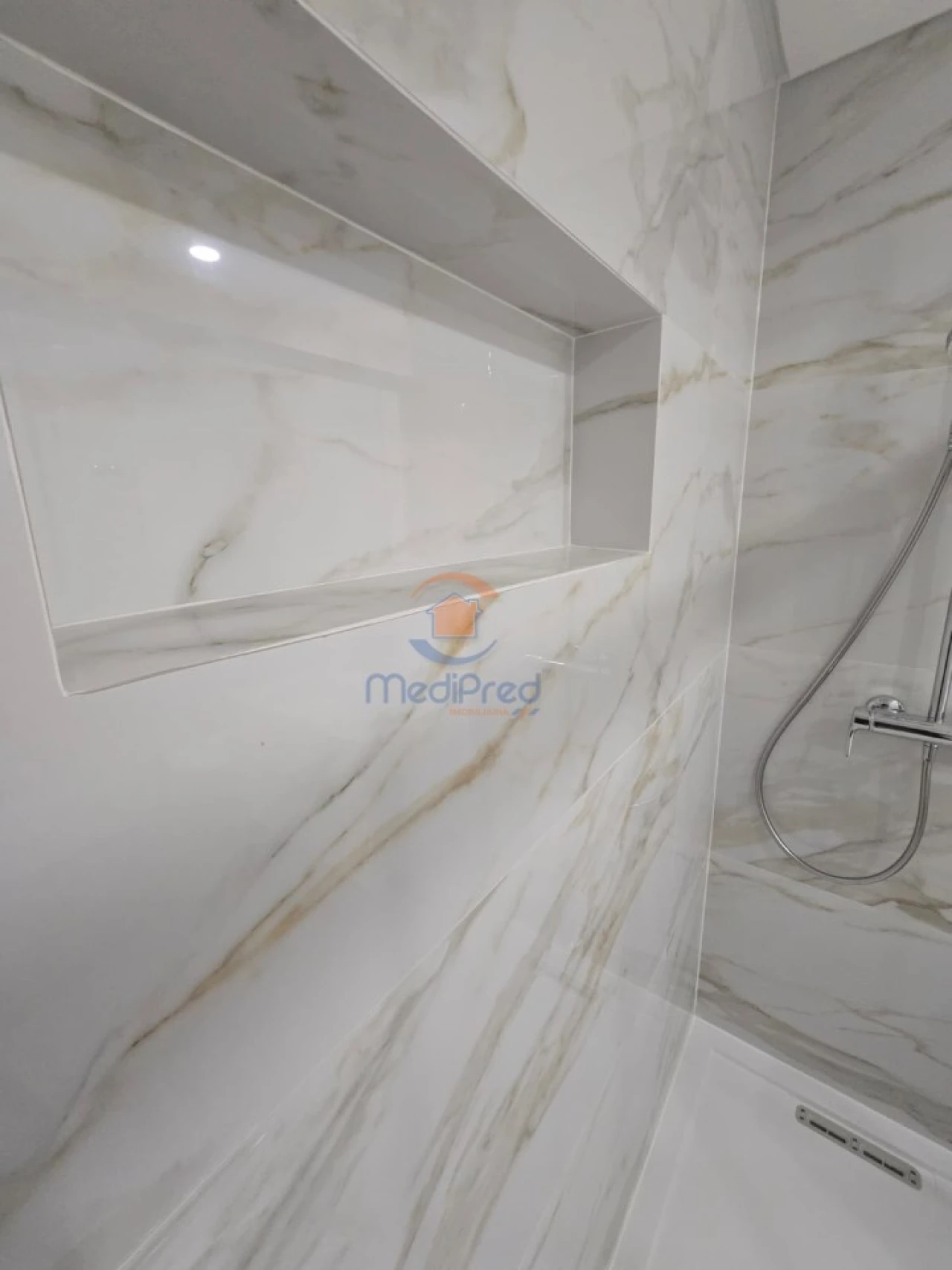 Apartamento T2 para Venda em Pontinha e Famões Foto 16