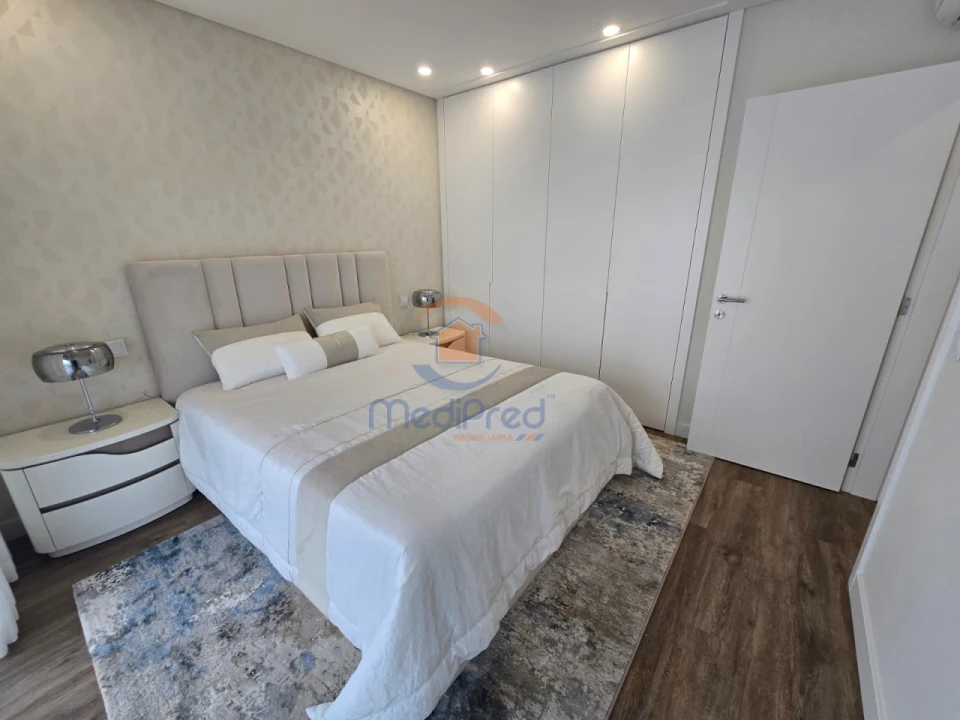 Apartamento T2 para Venda em Pontinha e Famões Foto 21