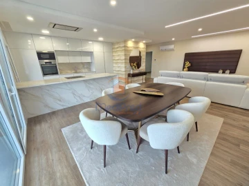 Apartamento T2 para Venda em Pontinha e Famões