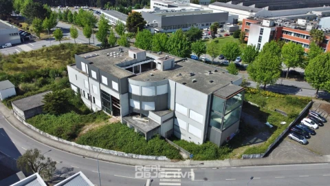 Loja para Arrendamento em Castêlo da Maia